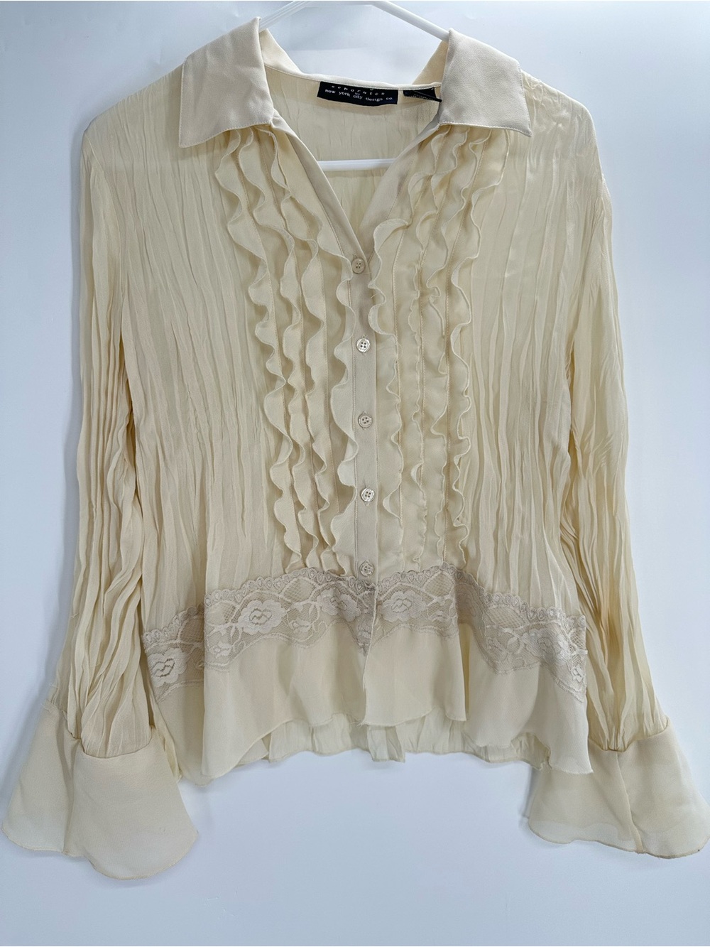 Y2K Cream Peasant Blouse Ruffle Lace Bell Sleeve Renaissance Pirate Top M